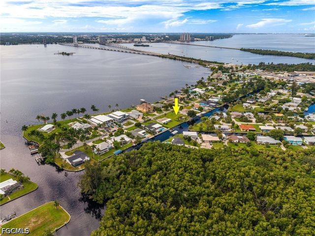 116 E North Shore AVE, North Fort Myers, FL 33917