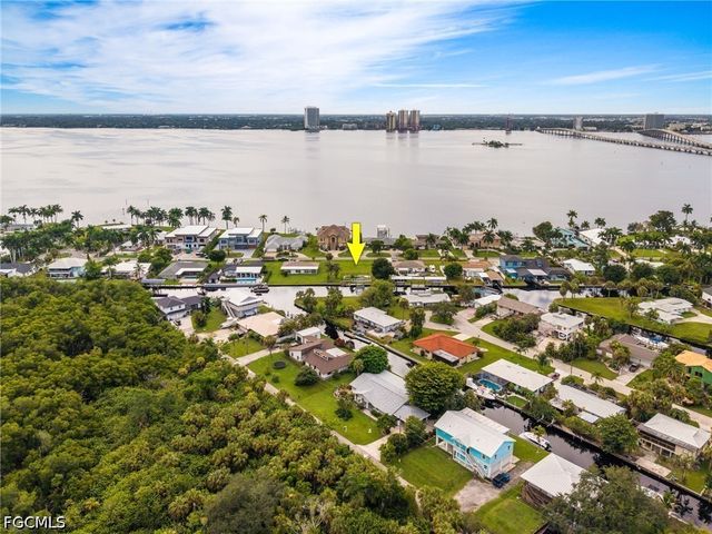 116 E North Shore AVE, North Fort Myers, FL 33917