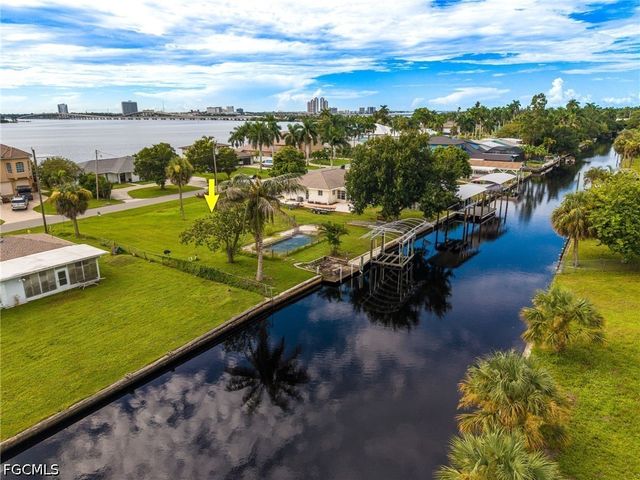116 E North Shore AVE, North Fort Myers, FL 33917