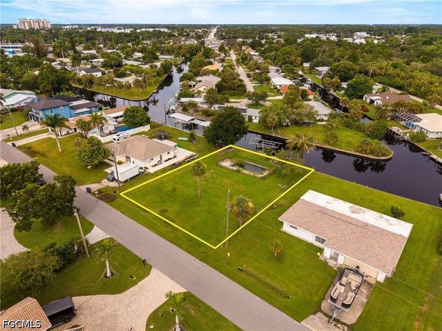 116 E North Shore AVE, North Fort Myers, FL 33917