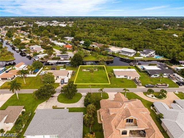 116 E North Shore AVE, North Fort Myers, FL 33917