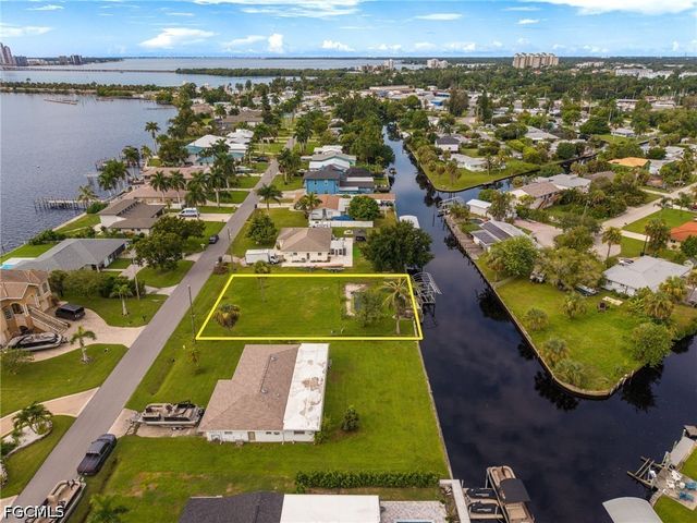 116 E North Shore AVE, North Fort Myers, FL 33917