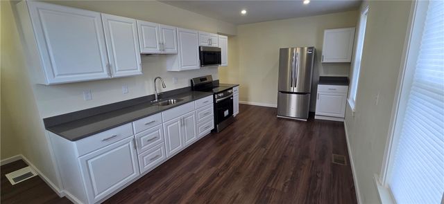 537 N Edgewood Ave, Somerset Boro, PA 15501