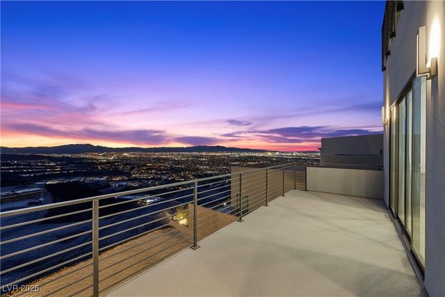 577 Overlook Rim Drive, Henderson, NV 89012