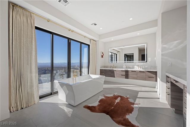 577 Overlook Rim Drive, Henderson, NV 89012