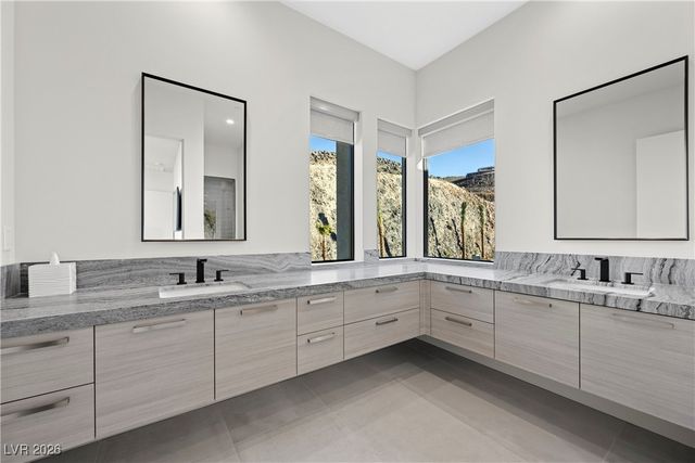 577 Overlook Rim Drive, Henderson, NV 89012