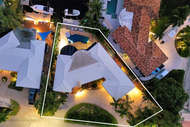 1500 NE 24th St, Wilton Manors, FL 33305