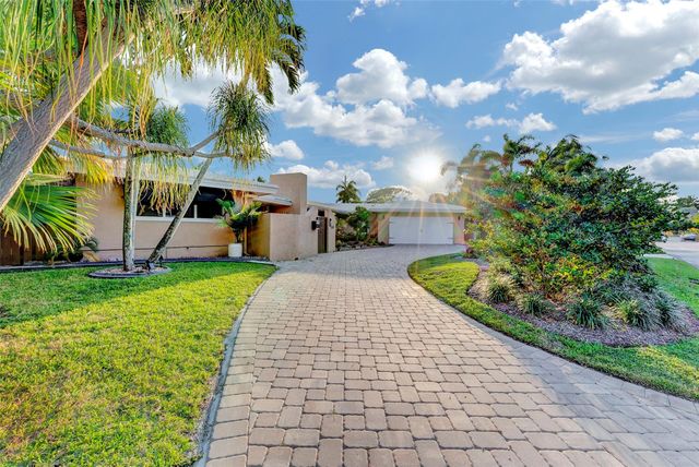 1500 NE 24th St, Wilton Manors, FL 33305