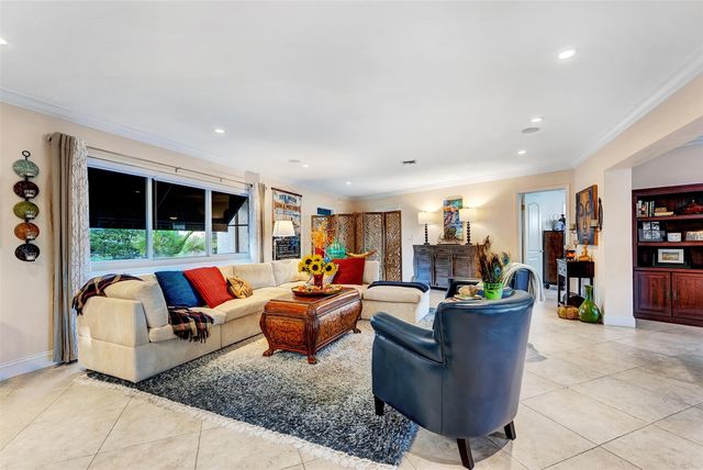 1500 NE 24th St, Wilton Manors, FL 33305