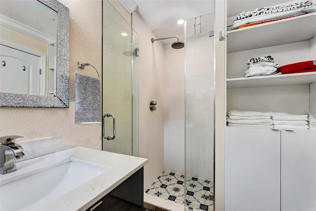 1500 NE 24th St, Wilton Manors, FL 33305