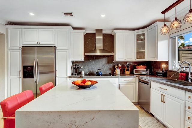 1500 NE 24th St, Wilton Manors, FL 33305