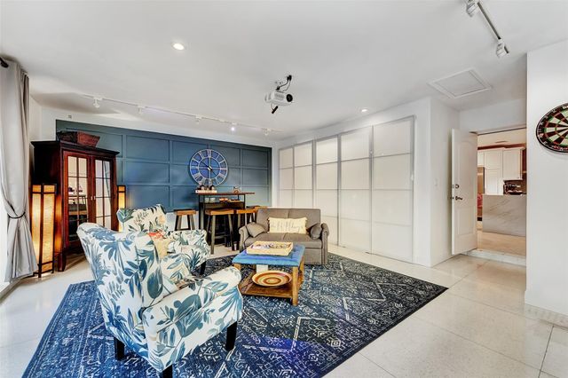 1500 NE 24th St, Wilton Manors, FL 33305