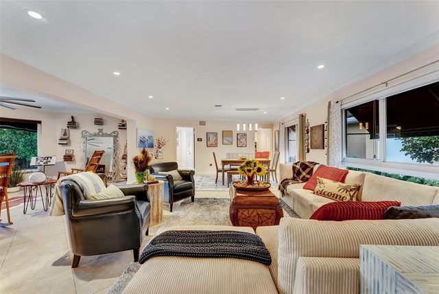 1500 NE 24th St, Wilton Manors, FL 33305