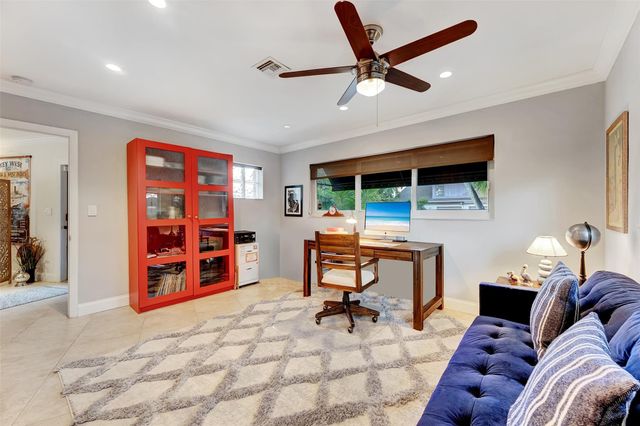 1500 NE 24th St, Wilton Manors, FL 33305