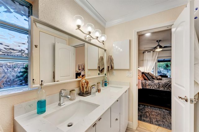 1500 NE 24th St, Wilton Manors, FL 33305