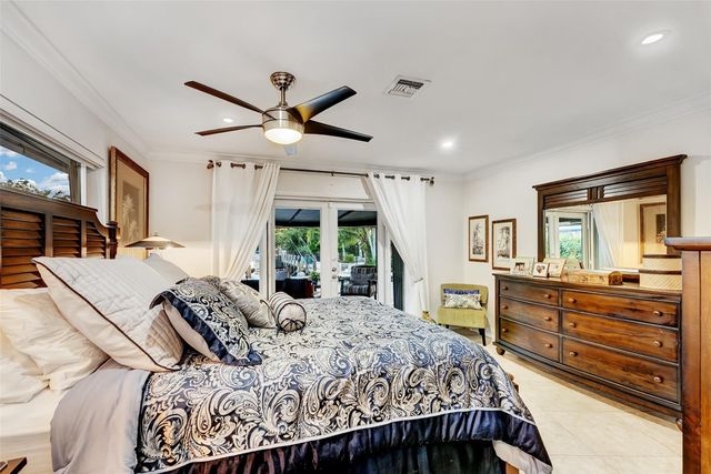 1500 NE 24th St, Wilton Manors, FL 33305