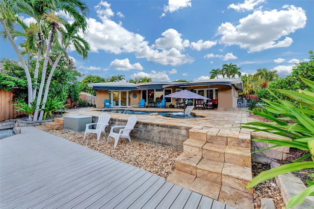 1500 NE 24th St, Wilton Manors, FL 33305