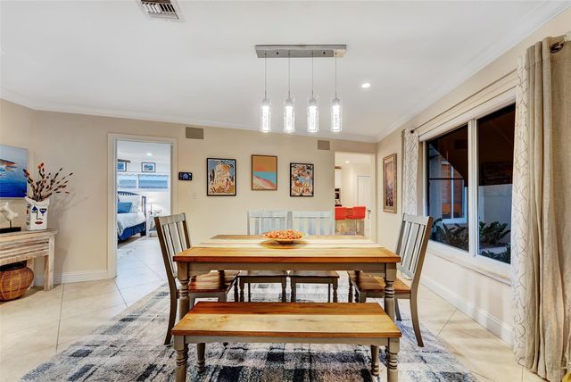 1500 NE 24th St, Wilton Manors, FL 33305