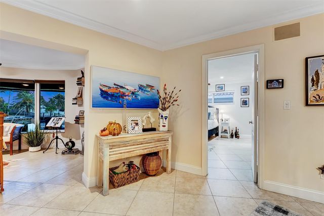 1500 NE 24th St, Wilton Manors, FL 33305