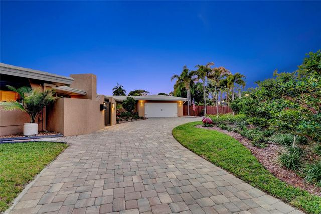 1500 NE 24th St, Wilton Manors, FL 33305