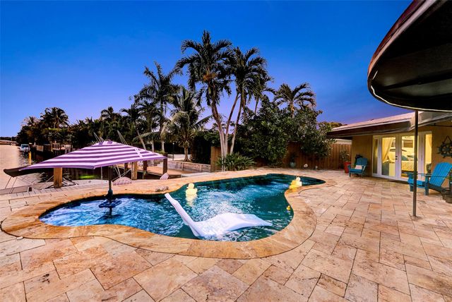 1500 NE 24th St, Wilton Manors, FL 33305