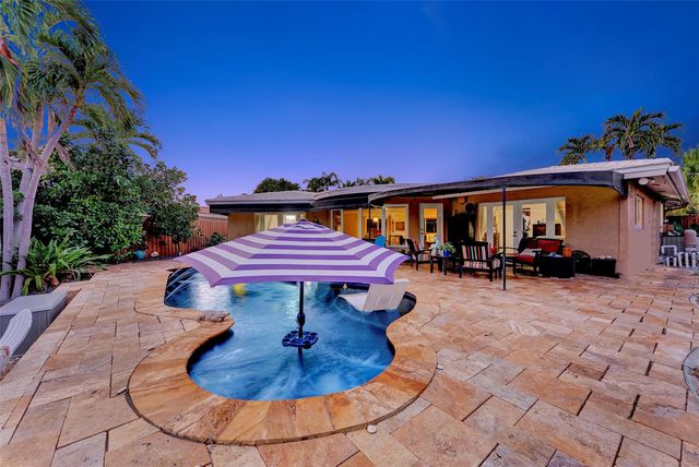 1500 NE 24th St, Wilton Manors, FL 33305