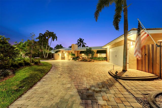 1500 NE 24th St, Wilton Manors, FL 33305