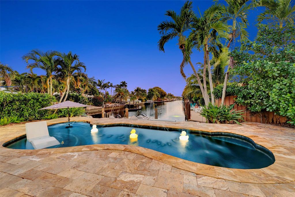 1500 NE 24th St, Wilton Manors, FL 33305