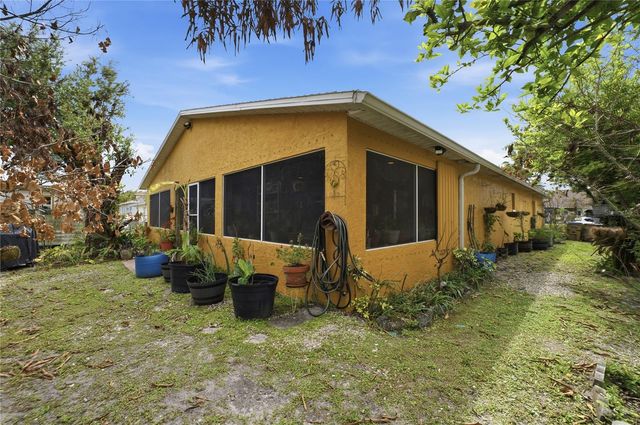 675 BASINGSTOKE COURT, Poinciana, FL 34758