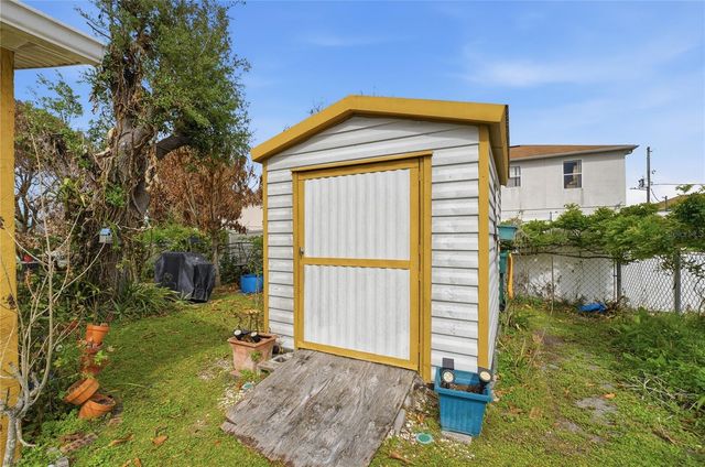 675 BASINGSTOKE COURT, Poinciana, FL 34758