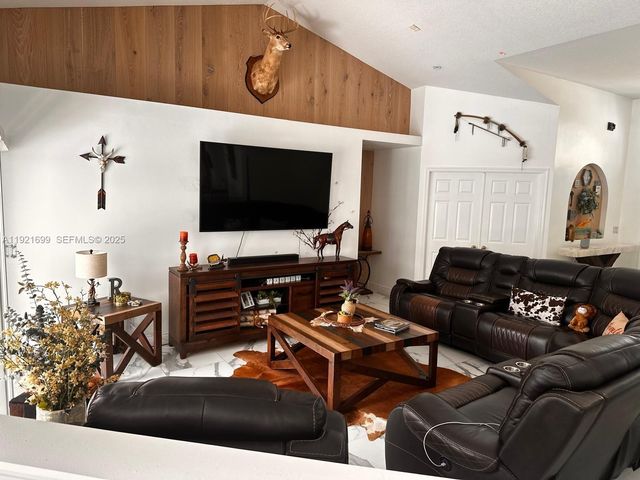 17996 N 42nd Rd N, Loxahatchee, FL 33470