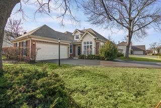 17527 W Stillwater Court, Gurnee, IL 60031