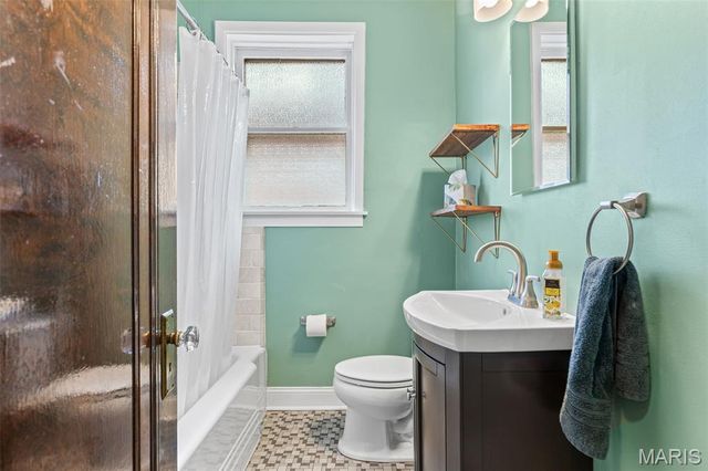 6242 Marmaduke Avenue, St Louis, MO 63139