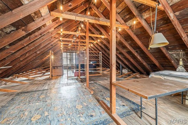 6242 Marmaduke Avenue, St Louis, MO 63139