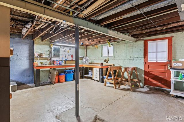 6242 Marmaduke Avenue, St Louis, MO 63139