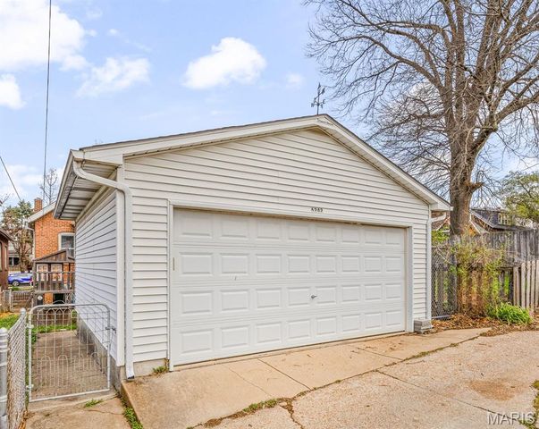 6242 Marmaduke Avenue, St Louis, MO 63139