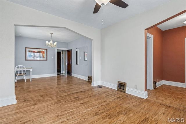 6242 Marmaduke Avenue, St Louis, MO 63139