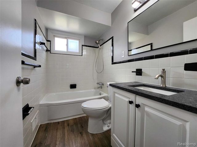 24593 Rosalind Avenue, Eastpointe, MI 48021