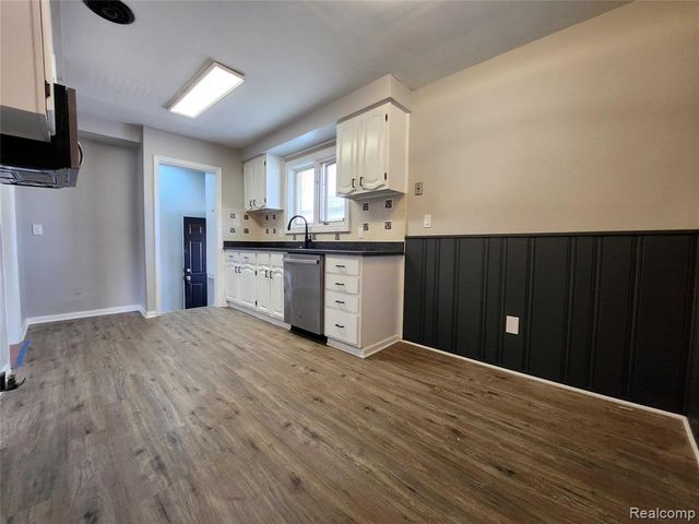 24593 Rosalind Avenue, Eastpointe, MI 48021