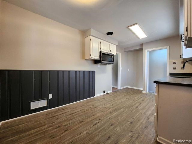24593 Rosalind Avenue, Eastpointe, MI 48021