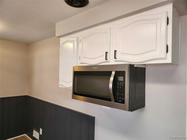 24593 Rosalind Avenue, Eastpointe, MI 48021