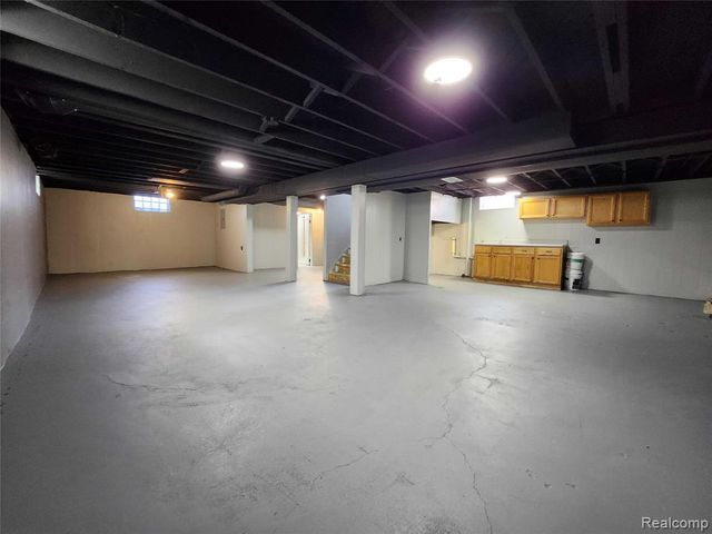 24593 Rosalind Avenue, Eastpointe, MI 48021