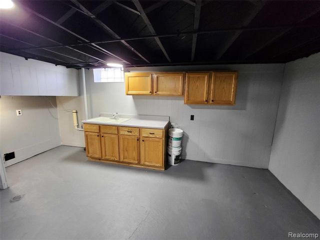 24593 Rosalind Avenue, Eastpointe, MI 48021