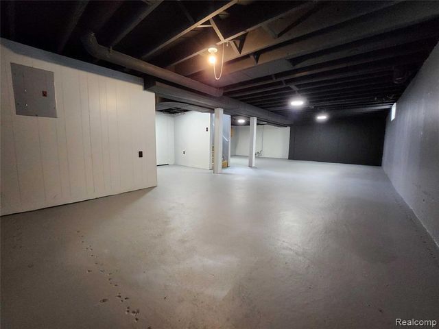 24593 Rosalind Avenue, Eastpointe, MI 48021