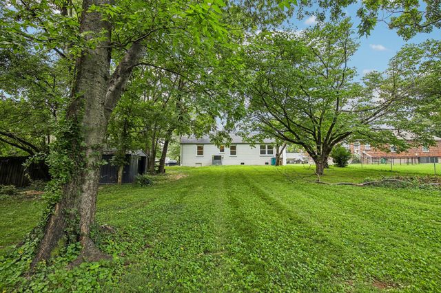 209 Ridgeway Dr, Nashville, TN 37214