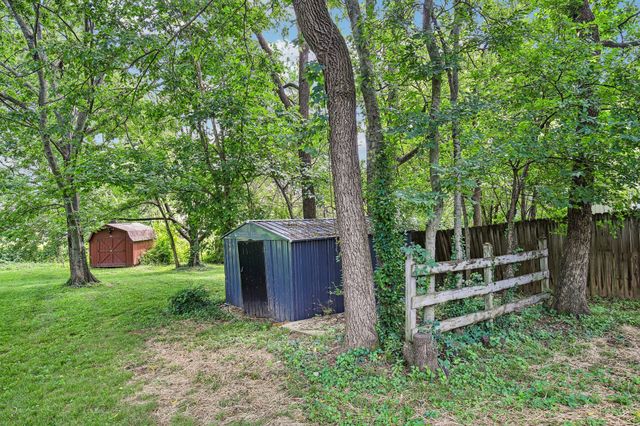 209 Ridgeway Dr, Nashville, TN 37214