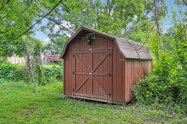 209 Ridgeway Dr, Nashville, TN 37214