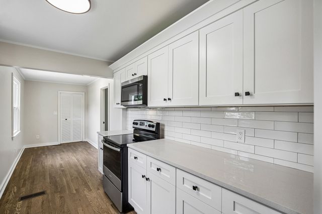 209 Ridgeway Dr, Nashville, TN 37214