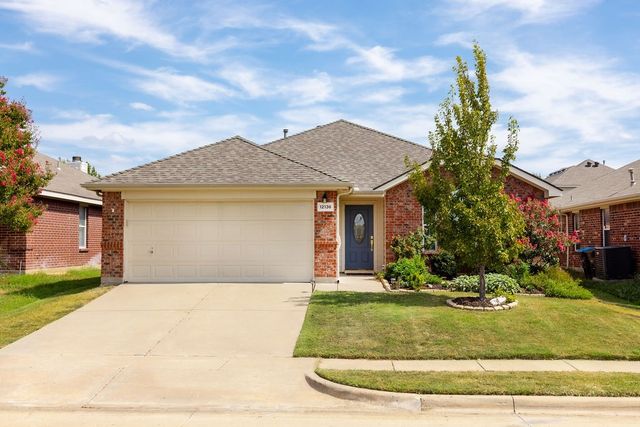 12136 Lamington Drive, Fort Worth, TX 76244
