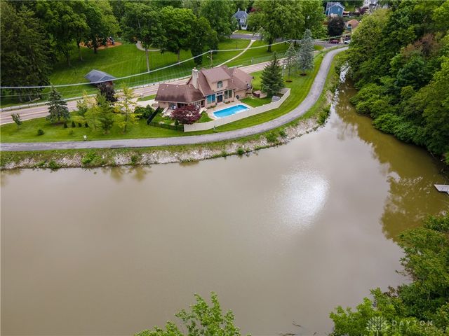 1000 Echo Lake Drive, Piqua, OH 45356